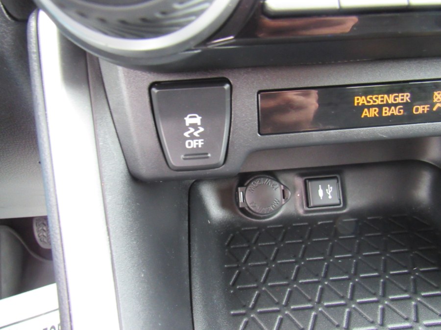 Used Toyota RAV4 LE 2019 | Hilario's Auto Sales Inc.. Worcester, Massachusetts Used Toyota RAV4 LE 2019 | Hilario's Auto Sales Inc.. Worcester, Massachusetts