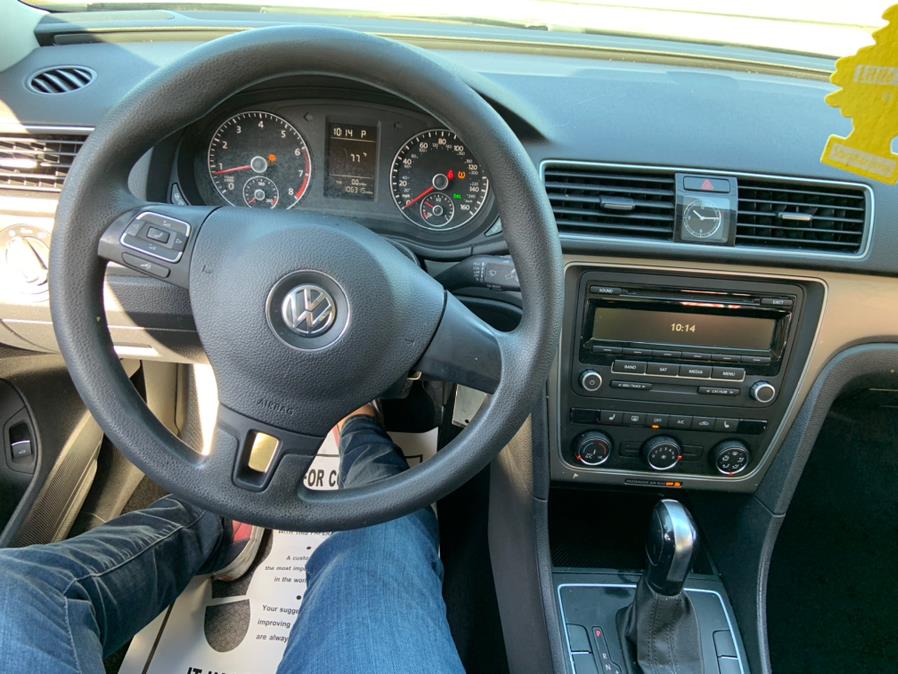 Used Volkswagen Passat 4dr Sdn 2.5L Auto S PZEV 2013 | Bridge Motors LLC. Derby, Connecticut Used Volkswagen Passat 4dr Sdn 2.5L Auto S PZEV 2013 | Bridge Motors LLC. Derby, Connecticut