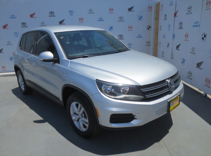 Used Volkswagen Tiguan 2WD 4dr Auto SE 2013 | Auto Max Of Santa Ana. Santa Ana, California Used Volkswagen Tiguan 2WD 4dr Auto SE 2013 | Auto Max Of Santa Ana. Santa Ana, California