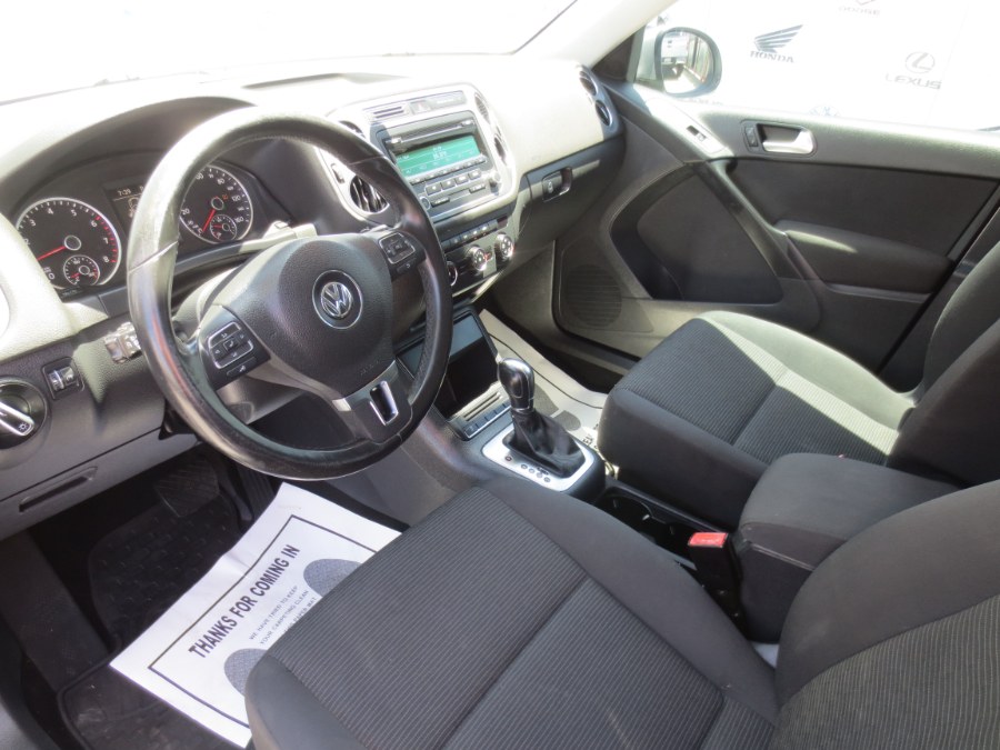 Used Volkswagen Tiguan 2WD 4dr Auto SE 2013 | Auto Max Of Santa Ana. Santa Ana, California Used Volkswagen Tiguan 2WD 4dr Auto SE 2013 | Auto Max Of Santa Ana. Santa Ana, California