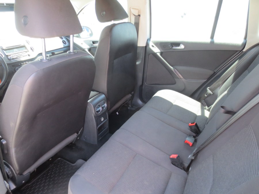 Used Volkswagen Tiguan 2WD 4dr Auto SE 2013 | Auto Max Of Santa Ana. Santa Ana, California Used Volkswagen Tiguan 2WD 4dr Auto SE 2013 | Auto Max Of Santa Ana. Santa Ana, California