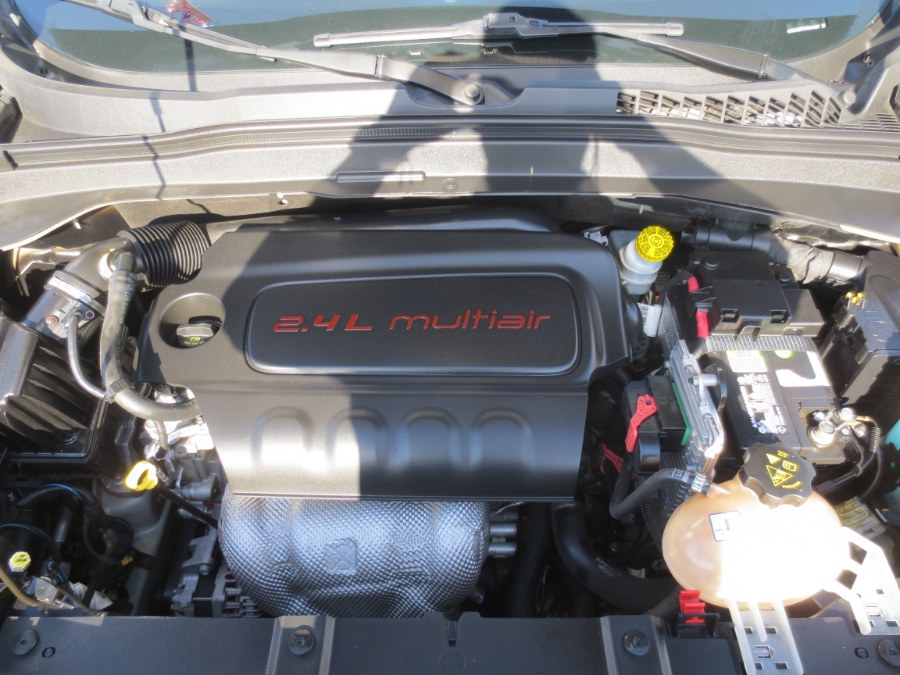 2015 Jeep Renegade FWD 4dr Latitude, available for sale in Santa Ana, California | Auto Max Of Santa Ana. Santa Ana, California 2015 Jeep Renegade FWD 4dr Latitude, available for sale in Santa Ana, California | Auto Max Of Santa Ana. Santa Ana, California
