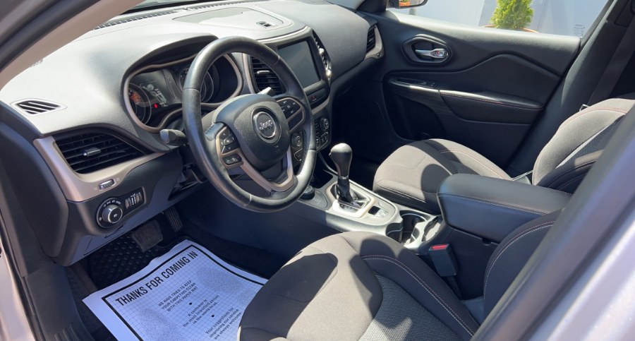 Used Jeep Cherokee Latitude 75 year Anniversary 4x4 2017 | West End Automotive Center. Waterbury, Connecticut Used Jeep Cherokee Latitude 75 year Anniversary 4x4 2017 | West End Automotive Center. Waterbury, Connecticut