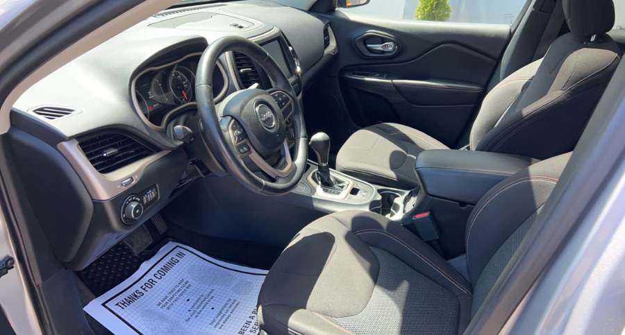 Used Jeep Cherokee Latitude 75 year Anniversary 4x4 2017 | West End Automotive Center. Waterbury, Connecticut Used Jeep Cherokee Latitude 75 year Anniversary 4x4 2017 | West End Automotive Center. Waterbury, Connecticut