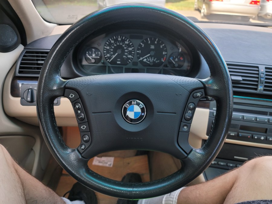 Used BMW 3 Series 325xi 4dr Sdn AWD 2002 | Dealmax Motors LLC. Bristol, Connecticut Used BMW 3 Series 325xi 4dr Sdn AWD 2002 | Dealmax Motors LLC. Bristol, Connecticut