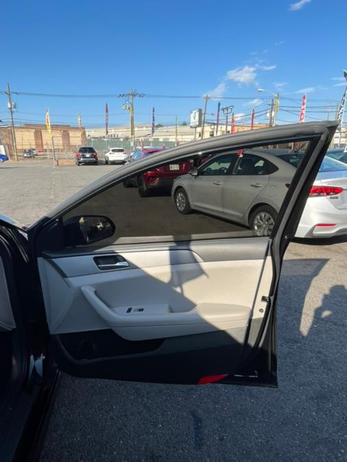 Used Hyundai Sonata SE 2.4L 2019 | NJ Used Cars Center. Irvington, New Jersey Used Hyundai Sonata SE 2.4L 2019 | NJ Used Cars Center. Irvington, New Jersey