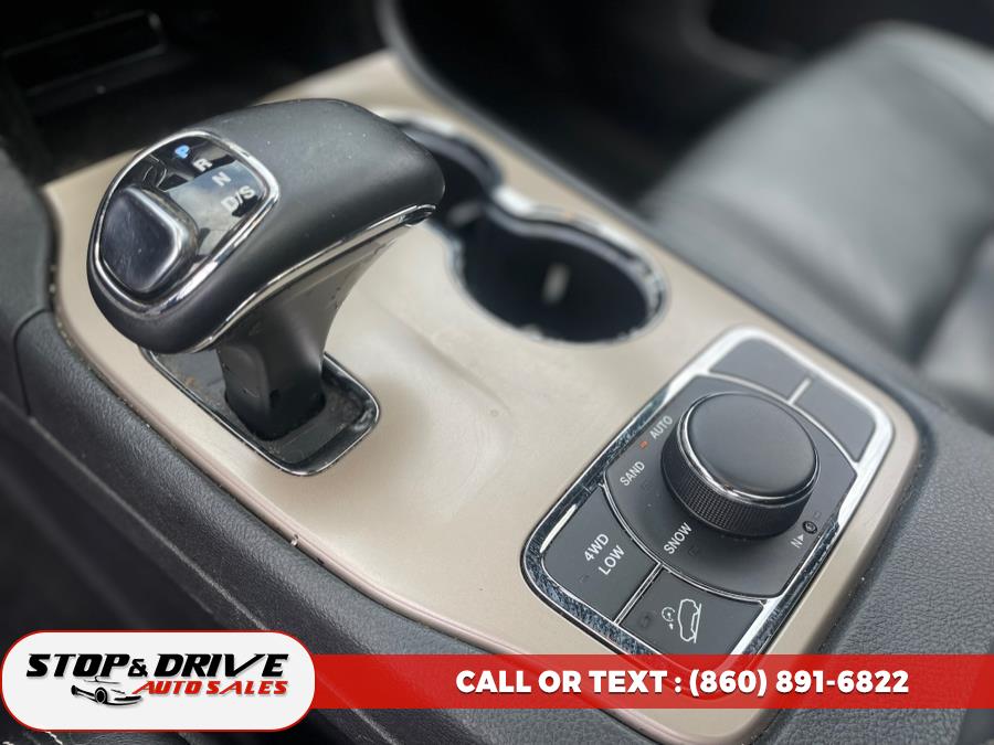 2014 Jeep Grand Cherokee 4WD 4dr Limited, available for sale in East Windsor, Connecticut | Stop & Drive Auto Sales. East Windsor, Connecticut 2014 Jeep Grand Cherokee 4WD 4dr Limited, available for sale in East Windsor, Connecticut | Stop & Drive Auto Sales. East Windsor, Connecticut