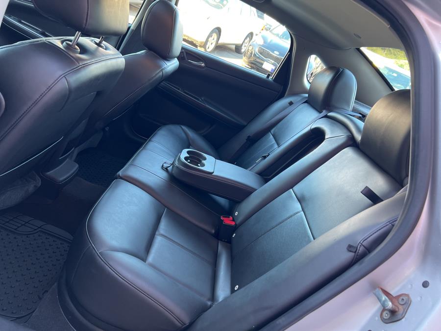Used Chevrolet Impala Limited 4dr Sdn LTZ 2015 | National Auto Brokers, Inc.. Waterbury, Connecticut Used Chevrolet Impala Limited 4dr Sdn LTZ 2015 | National Auto Brokers, Inc.. Waterbury, Connecticut