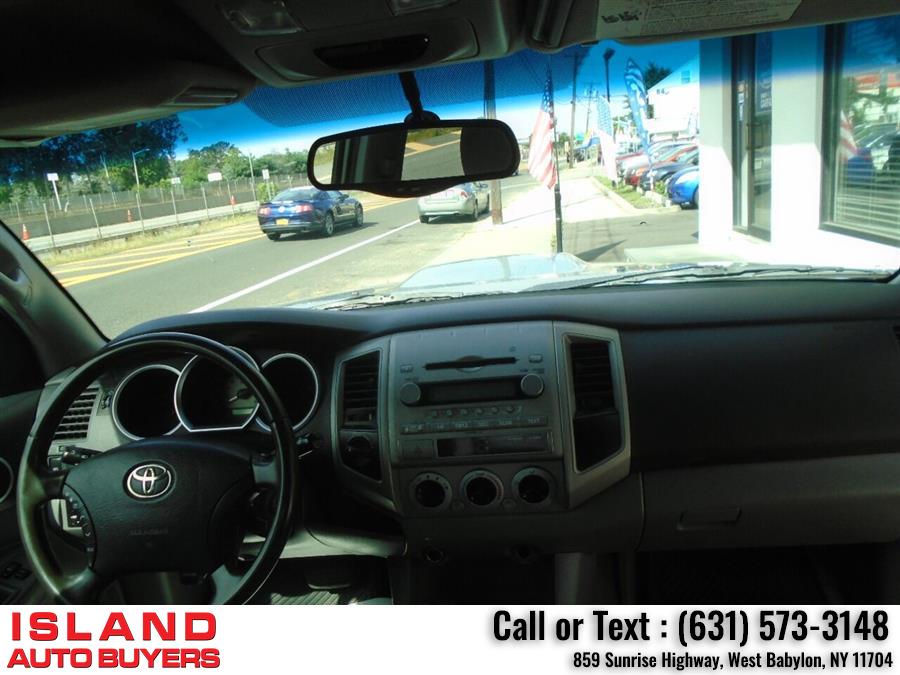 Used Toyota Tacoma V6 4dr Double Cab 4WD 2005 | Island Auto Buyers. West Babylon, New York Used Toyota Tacoma V6 4dr Double Cab 4WD 2005 | Island Auto Buyers. West Babylon, New York
