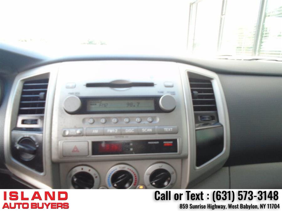 Used Toyota Tacoma V6 4dr Double Cab 4WD 2005 | Island Auto Buyers. West Babylon, New York Used Toyota Tacoma V6 4dr Double Cab 4WD 2005 | Island Auto Buyers. West Babylon, New York
