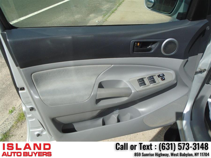 Used Toyota Tacoma V6 4dr Double Cab 4WD 2005 | Island Auto Buyers. West Babylon, New York Used Toyota Tacoma V6 4dr Double Cab 4WD 2005 | Island Auto Buyers. West Babylon, New York