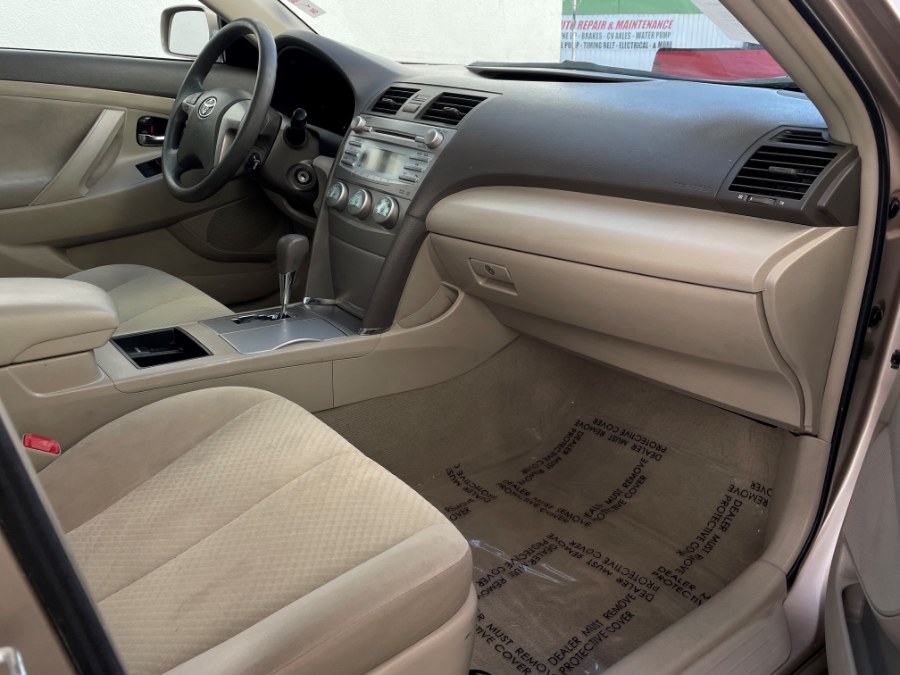 2009 Toyota Camry 4dr Sdn I4 Man LE, available for sale in Corona, California | Green Light Auto. Corona, California 2009 Toyota Camry 4dr Sdn I4 Man LE, available for sale in Corona, California | Green Light Auto. Corona, California