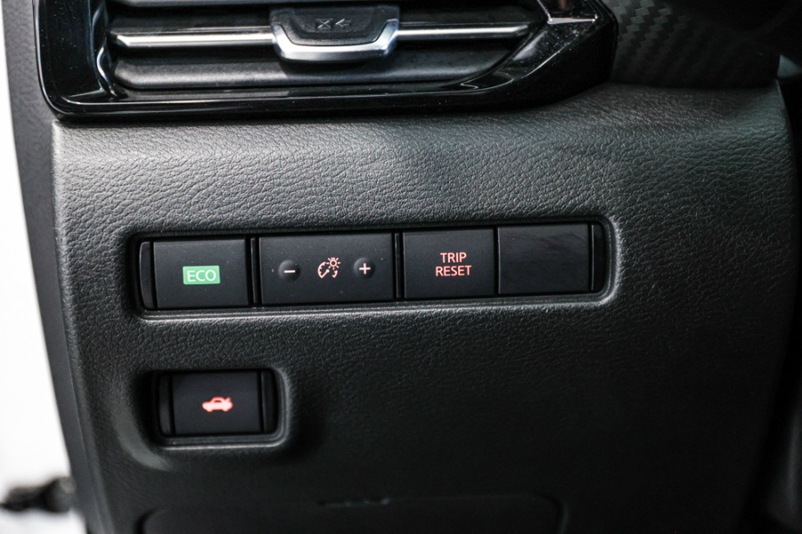 Used Nissan Sentra SR CVT 2020 | Luxury Motor Club. Franklin Square, New York Used Nissan Sentra SR CVT 2020 | Luxury Motor Club. Franklin Square, New York