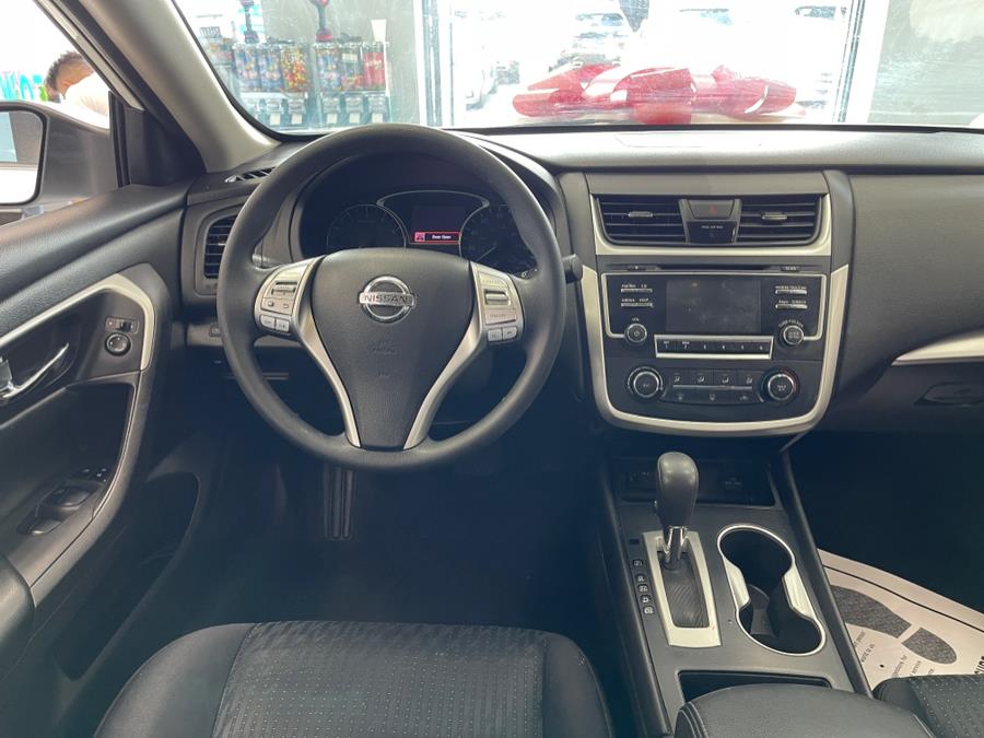 Used Nissan Altima 4dr Sdn I4 2.5 S 2016 | 5 Towns Drive. Inwood, New York Used Nissan Altima 4dr Sdn I4 2.5 S 2016 | 5 Towns Drive. Inwood, New York