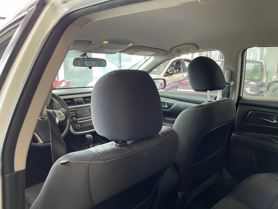 Used Nissan Altima 4dr Sdn I4 2.5 S 2016 | 5 Towns Drive. Inwood, New York Used Nissan Altima 4dr Sdn I4 2.5 S 2016 | 5 Towns Drive. Inwood, New York