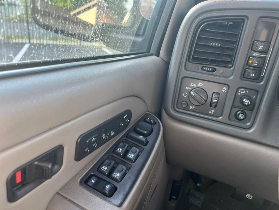 2004 Chevrolet Suburban 4dr 1500 4WD Z71, available for sale in Springfield, Massachusetts | Jordan Auto Sales. Springfield, Massachusetts 2004 Chevrolet Suburban 4dr 1500 4WD Z71, available for sale in Springfield, Massachusetts | Jordan Auto Sales. Springfield, Massachusetts