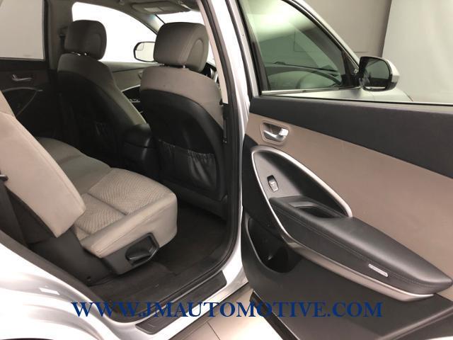 2017 Hyundai Santa Fe SE 3.3L Auto AWD, available for sale in Naugatuck, Connecticut | J&M Automotive Sls&Svc LLC. Naugatuck, Connecticut 2017 Hyundai Santa Fe SE 3.3L Auto AWD, available for sale in Naugatuck, Connecticut | J&M Automotive Sls&Svc LLC. Naugatuck, Connecticut