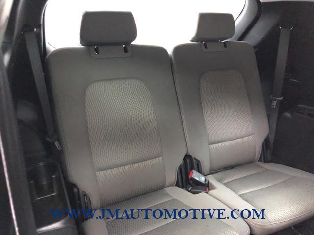 2017 Hyundai Santa Fe SE 3.3L Auto AWD, available for sale in Naugatuck, Connecticut | J&M Automotive Sls&Svc LLC. Naugatuck, Connecticut 2017 Hyundai Santa Fe SE 3.3L Auto AWD, available for sale in Naugatuck, Connecticut | J&M Automotive Sls&Svc LLC. Naugatuck, Connecticut