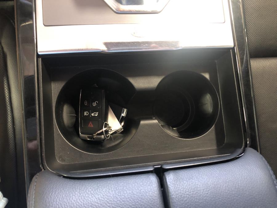 Used Land Rover Range Rover Evoque P250 SE 2020 | National Auto Brokers, Inc.. Waterbury, Connecticut Used Land Rover Range Rover Evoque P250 SE 2020 | National Auto Brokers, Inc.. Waterbury, Connecticut