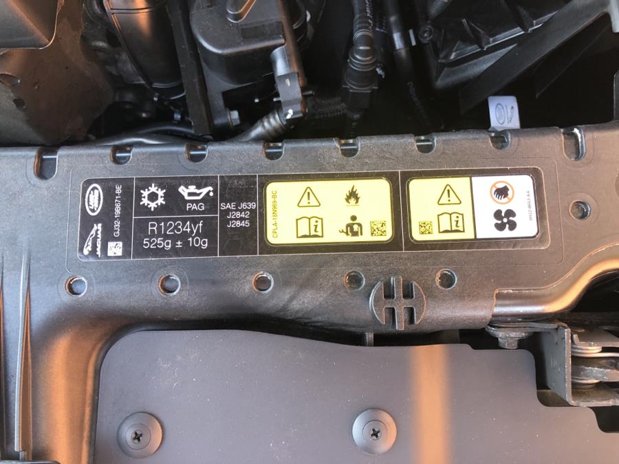 Used Land Rover Range Rover Evoque P250 SE 2020 | National Auto Brokers, Inc.. Waterbury, Connecticut Used Land Rover Range Rover Evoque P250 SE 2020 | National Auto Brokers, Inc.. Waterbury, Connecticut