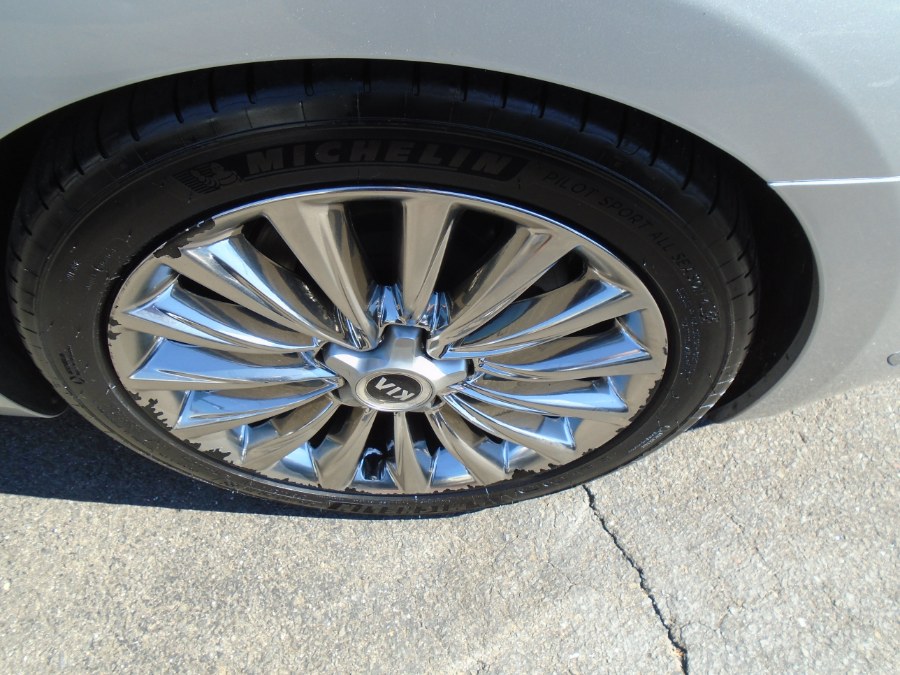 2015 Kia K900 4dr Sdn Luxury, available for sale in Waterbury, Connecticut | Jim Juliani Motors. Waterbury, Connecticut 2015 Kia K900 4dr Sdn Luxury, available for sale in Waterbury, Connecticut | Jim Juliani Motors. Waterbury, Connecticut