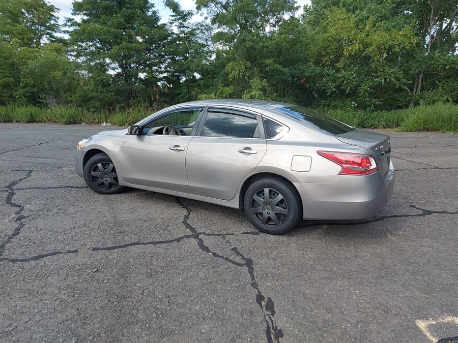 2013 Nissan Altima 4dr Sdn I4 2.5 S, available for sale in West Hartford, Connecticut | Chadrad Motors llc. West Hartford, Connecticut 2013 Nissan Altima 4dr Sdn I4 2.5 S, available for sale in West Hartford, Connecticut | Chadrad Motors llc. West Hartford, Connecticut