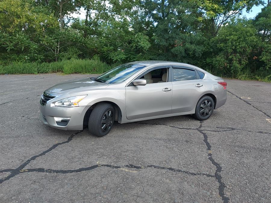 2013 Nissan Altima 4dr Sdn I4 2.5 S, available for sale in West Hartford, Connecticut | Chadrad Motors llc. West Hartford, Connecticut 2013 Nissan Altima 4dr Sdn I4 2.5 S, available for sale in West Hartford, Connecticut | Chadrad Motors llc. West Hartford, Connecticut
