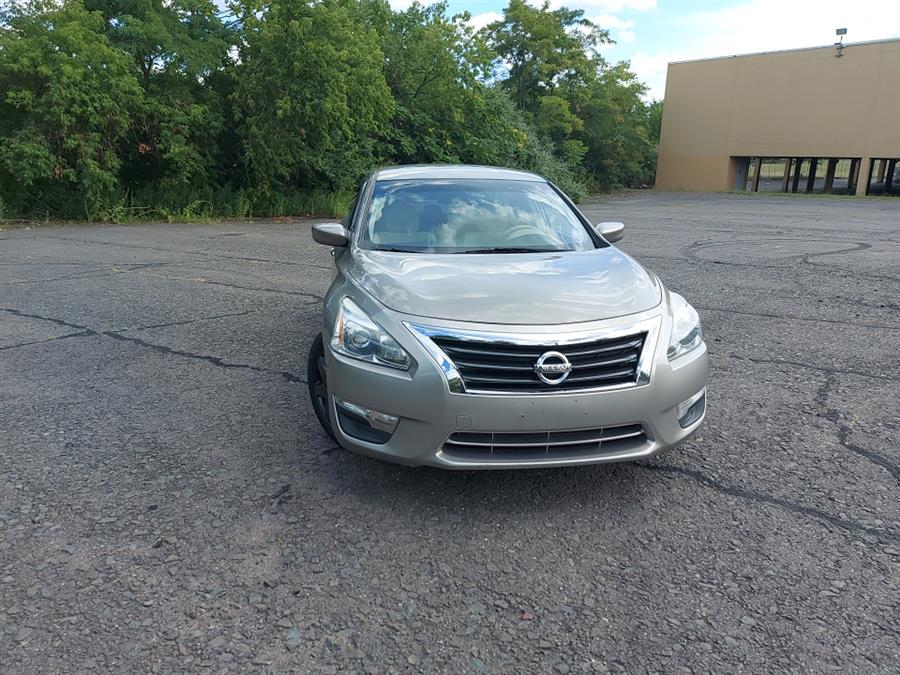2013 Nissan Altima 4dr Sdn I4 2.5 S, available for sale in West Hartford, Connecticut | Chadrad Motors llc. West Hartford, Connecticut 2013 Nissan Altima 4dr Sdn I4 2.5 S, available for sale in West Hartford, Connecticut | Chadrad Motors llc. West Hartford, Connecticut