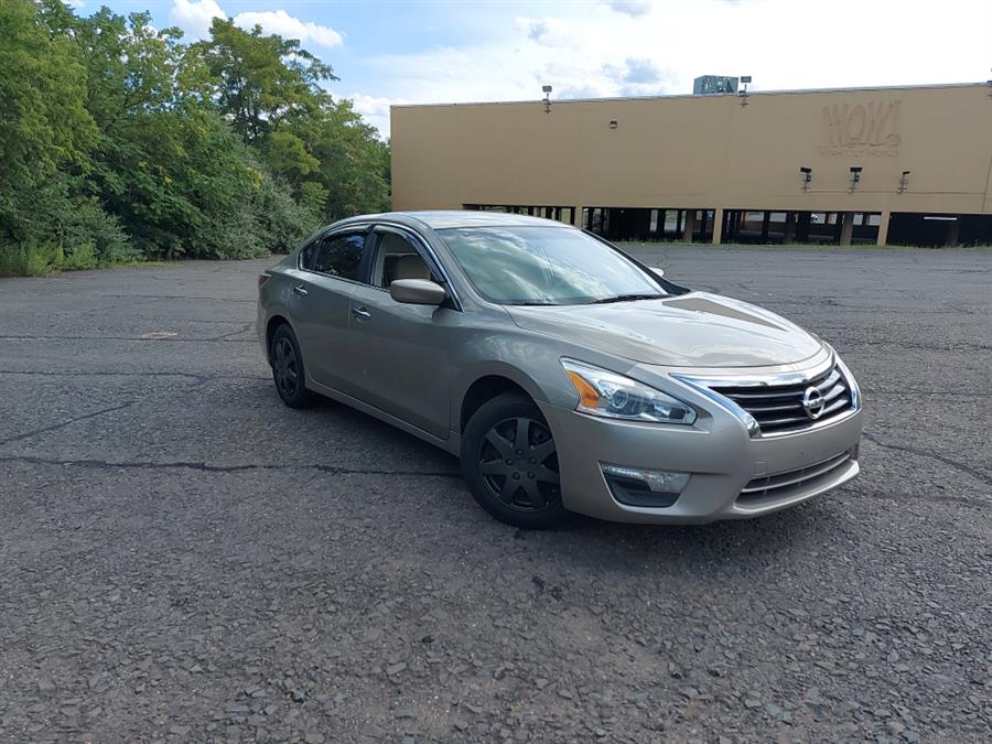 2013 Nissan Altima 4dr Sdn I4 2.5 S, available for sale in West Hartford, Connecticut | Chadrad Motors llc. West Hartford, Connecticut 2013 Nissan Altima 4dr Sdn I4 2.5 S, available for sale in West Hartford, Connecticut | Chadrad Motors llc. West Hartford, Connecticut