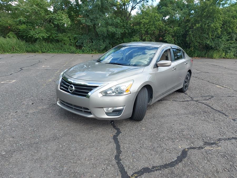 Used Nissan Altima 4dr Sdn I4 2.5 S 2013 | Chadrad Motors llc. West Hartford, Connecticut