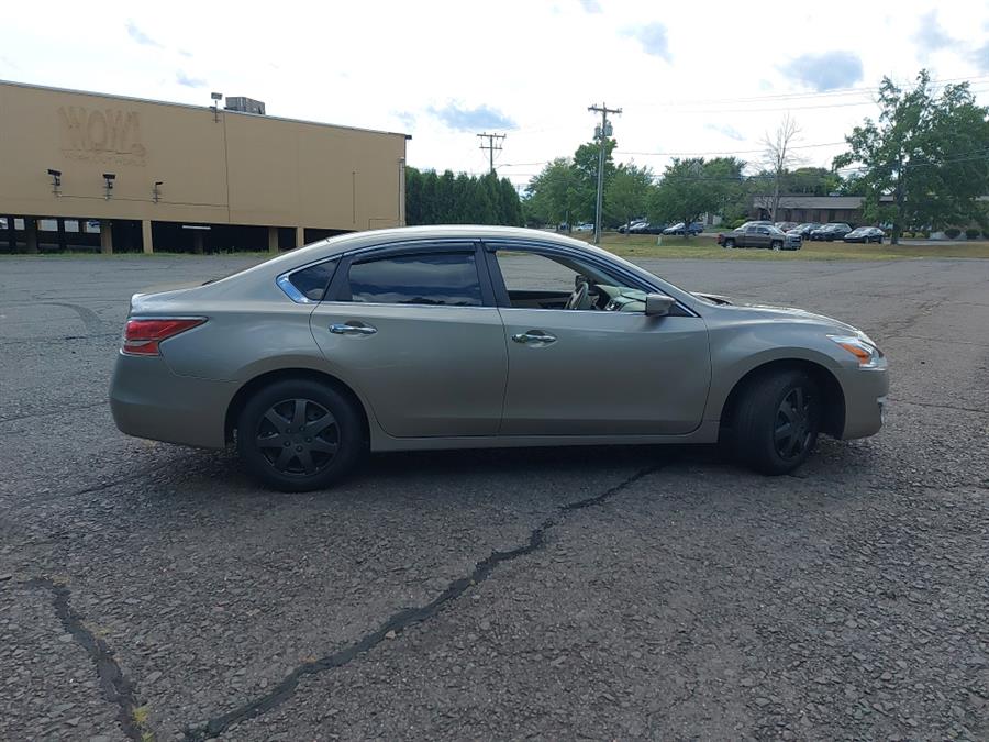 2013 Nissan Altima 4dr Sdn I4 2.5 S, available for sale in West Hartford, Connecticut | Chadrad Motors llc. West Hartford, Connecticut 2013 Nissan Altima 4dr Sdn I4 2.5 S, available for sale in West Hartford, Connecticut | Chadrad Motors llc. West Hartford, Connecticut