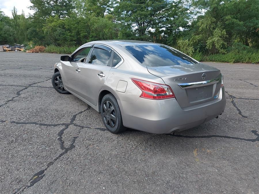 2013 Nissan Altima 4dr Sdn I4 2.5 S, available for sale in West Hartford, Connecticut | Chadrad Motors llc. West Hartford, Connecticut 2013 Nissan Altima 4dr Sdn I4 2.5 S, available for sale in West Hartford, Connecticut | Chadrad Motors llc. West Hartford, Connecticut