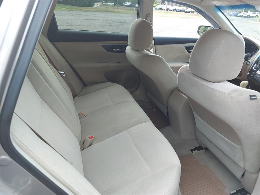 2013 Nissan Altima 4dr Sdn I4 2.5 S, available for sale in West Hartford, Connecticut | Chadrad Motors llc. West Hartford, Connecticut 2013 Nissan Altima 4dr Sdn I4 2.5 S, available for sale in West Hartford, Connecticut | Chadrad Motors llc. West Hartford, Connecticut