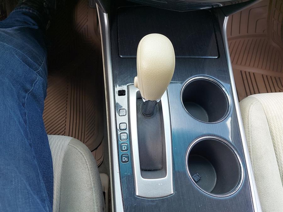 2013 Nissan Altima 4dr Sdn I4 2.5 S, available for sale in West Hartford, Connecticut | Chadrad Motors llc. West Hartford, Connecticut 2013 Nissan Altima 4dr Sdn I4 2.5 S, available for sale in West Hartford, Connecticut | Chadrad Motors llc. West Hartford, Connecticut