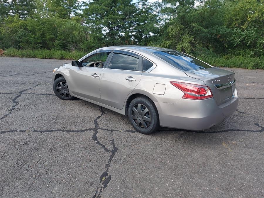 2013 Nissan Altima 4dr Sdn I4 2.5 S, available for sale in West Hartford, Connecticut | Chadrad Motors llc. West Hartford, Connecticut 2013 Nissan Altima 4dr Sdn I4 2.5 S, available for sale in West Hartford, Connecticut | Chadrad Motors llc. West Hartford, Connecticut