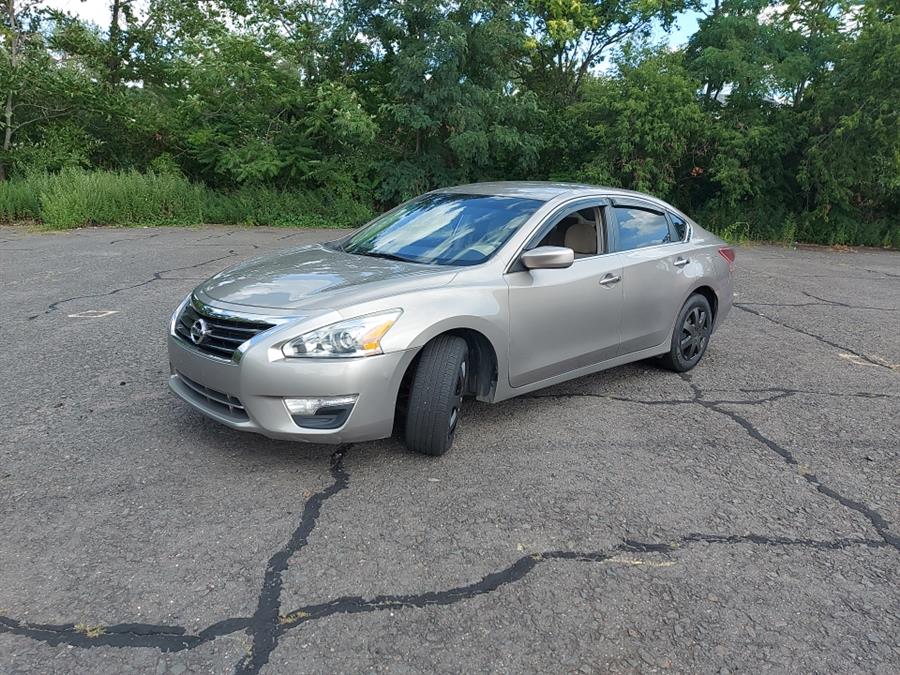 2013 Nissan Altima 4dr Sdn I4 2.5 S, available for sale in West Hartford, Connecticut | Chadrad Motors llc. West Hartford, Connecticut 2013 Nissan Altima 4dr Sdn I4 2.5 S, available for sale in West Hartford, Connecticut | Chadrad Motors llc. West Hartford, Connecticut