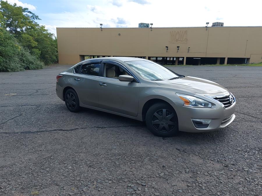 2013 Nissan Altima 4dr Sdn I4 2.5 S, available for sale in West Hartford, Connecticut | Chadrad Motors llc. West Hartford, Connecticut 2013 Nissan Altima 4dr Sdn I4 2.5 S, available for sale in West Hartford, Connecticut | Chadrad Motors llc. West Hartford, Connecticut