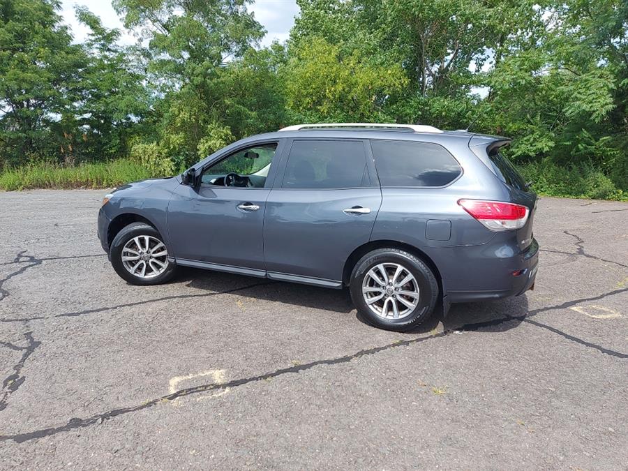 2013 Nissan Pathfinder 4WD 4dr SV, available for sale in West Hartford, Connecticut | Chadrad Motors llc. West Hartford, Connecticut 2013 Nissan Pathfinder 4WD 4dr SV, available for sale in West Hartford, Connecticut | Chadrad Motors llc. West Hartford, Connecticut