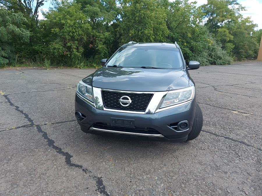 2013 Nissan Pathfinder 4WD 4dr SV, available for sale in West Hartford, Connecticut | Chadrad Motors llc. West Hartford, Connecticut 2013 Nissan Pathfinder 4WD 4dr SV, available for sale in West Hartford, Connecticut | Chadrad Motors llc. West Hartford, Connecticut