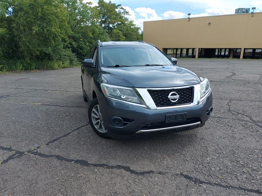 2013 Nissan Pathfinder 4WD 4dr SV, available for sale in West Hartford, Connecticut | Chadrad Motors llc. West Hartford, Connecticut 2013 Nissan Pathfinder 4WD 4dr SV, available for sale in West Hartford, Connecticut | Chadrad Motors llc. West Hartford, Connecticut