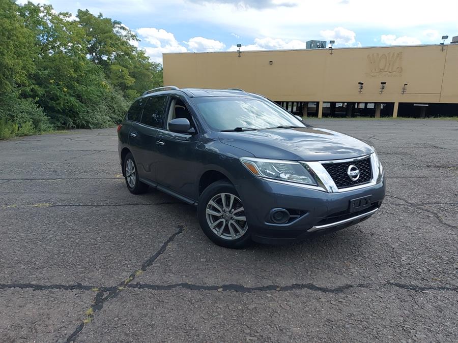 2013 Nissan Pathfinder 4WD 4dr SV, available for sale in West Hartford, Connecticut | Chadrad Motors llc. West Hartford, Connecticut 2013 Nissan Pathfinder 4WD 4dr SV, available for sale in West Hartford, Connecticut | Chadrad Motors llc. West Hartford, Connecticut