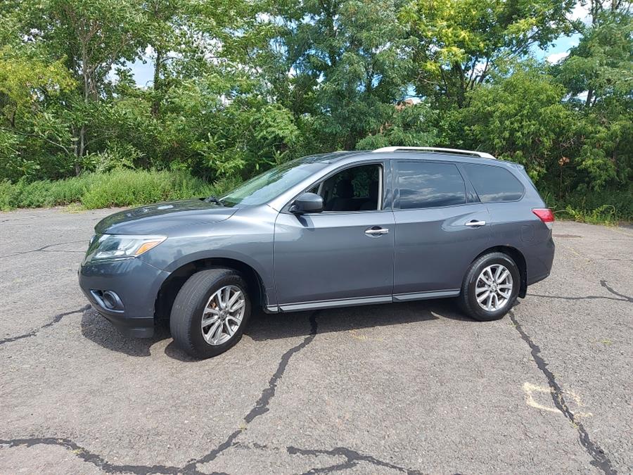 2013 Nissan Pathfinder 4WD 4dr SV, available for sale in West Hartford, Connecticut | Chadrad Motors llc. West Hartford, Connecticut 2013 Nissan Pathfinder 4WD 4dr SV, available for sale in West Hartford, Connecticut | Chadrad Motors llc. West Hartford, Connecticut