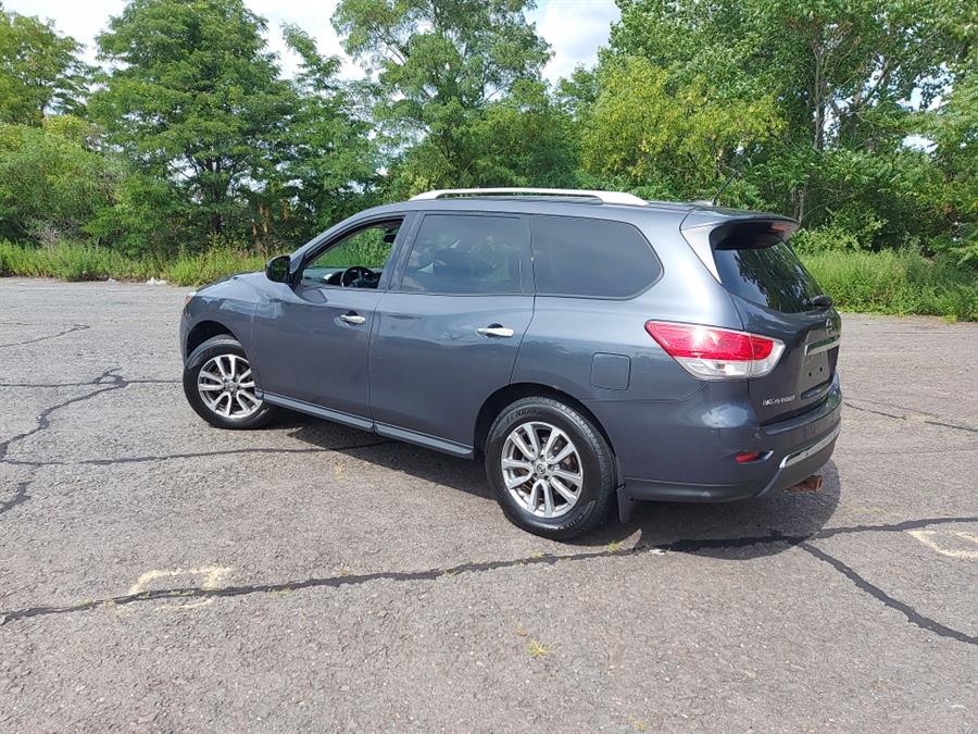 2013 Nissan Pathfinder 4WD 4dr SV, available for sale in West Hartford, Connecticut | Chadrad Motors llc. West Hartford, Connecticut 2013 Nissan Pathfinder 4WD 4dr SV, available for sale in West Hartford, Connecticut | Chadrad Motors llc. West Hartford, Connecticut