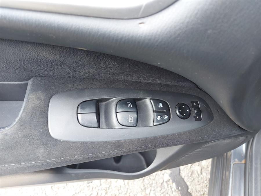 2013 Nissan Pathfinder 4WD 4dr SV, available for sale in West Hartford, Connecticut | Chadrad Motors llc. West Hartford, Connecticut 2013 Nissan Pathfinder 4WD 4dr SV, available for sale in West Hartford, Connecticut | Chadrad Motors llc. West Hartford, Connecticut