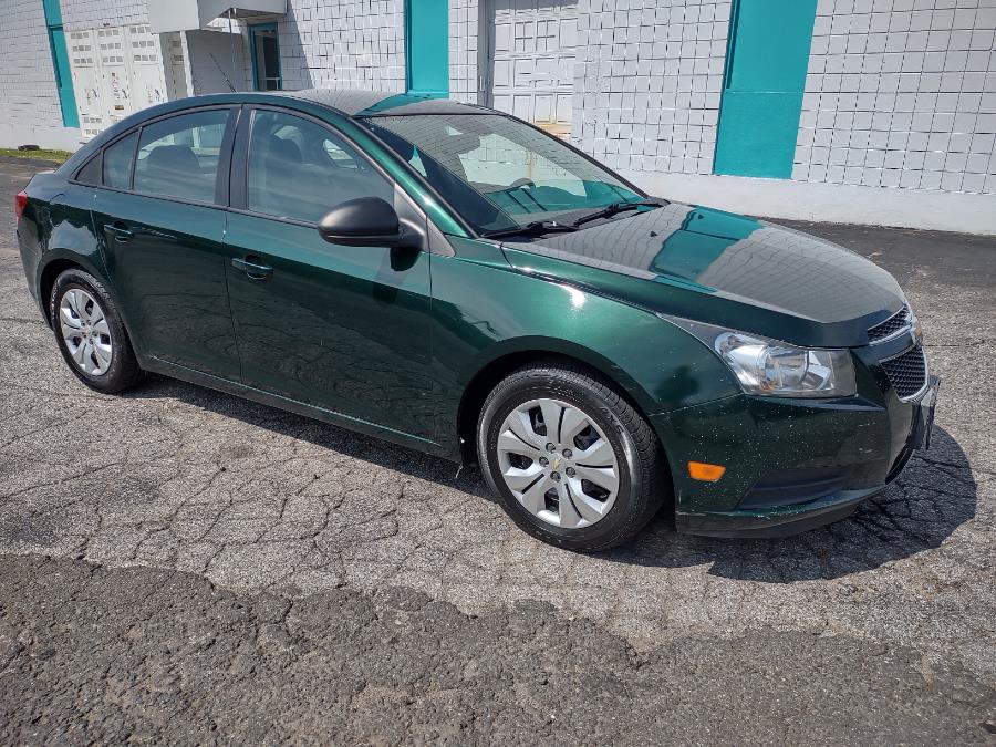 Used Chevrolet Cruze 4dr Sdn Auto LS 2014 | Dealertown Auto Wholesalers. Milford, Connecticut Used Chevrolet Cruze 4dr Sdn Auto LS 2014 | Dealertown Auto Wholesalers. Milford, Connecticut