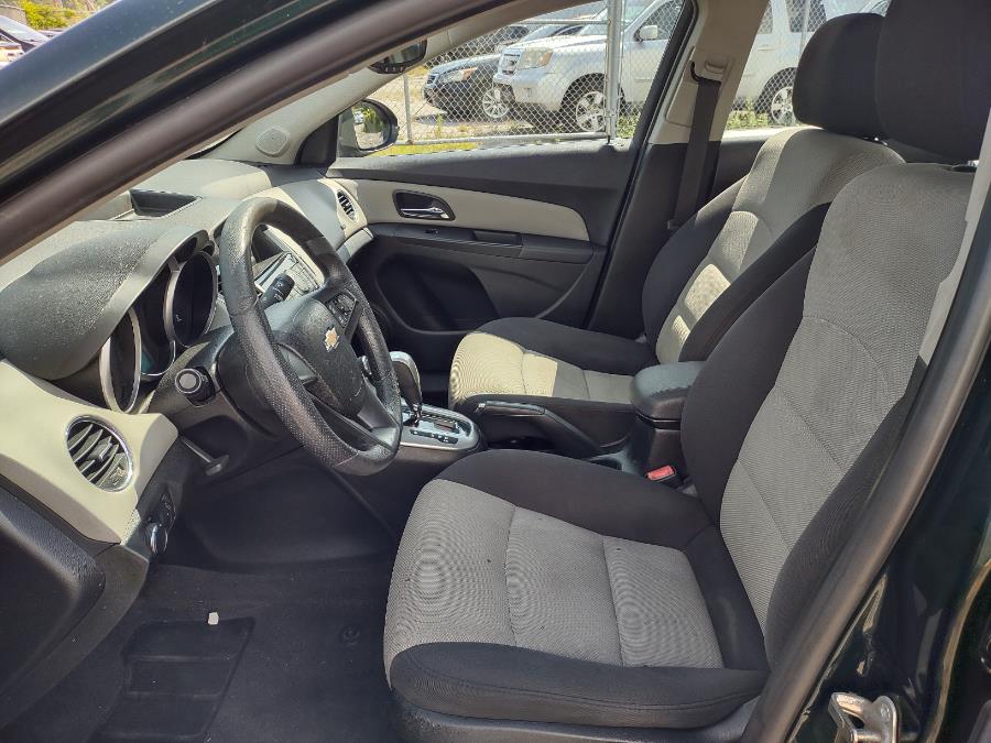Used Chevrolet Cruze 4dr Sdn Auto LS 2014 | Dealertown Auto Wholesalers. Milford, Connecticut Used Chevrolet Cruze 4dr Sdn Auto LS 2014 | Dealertown Auto Wholesalers. Milford, Connecticut