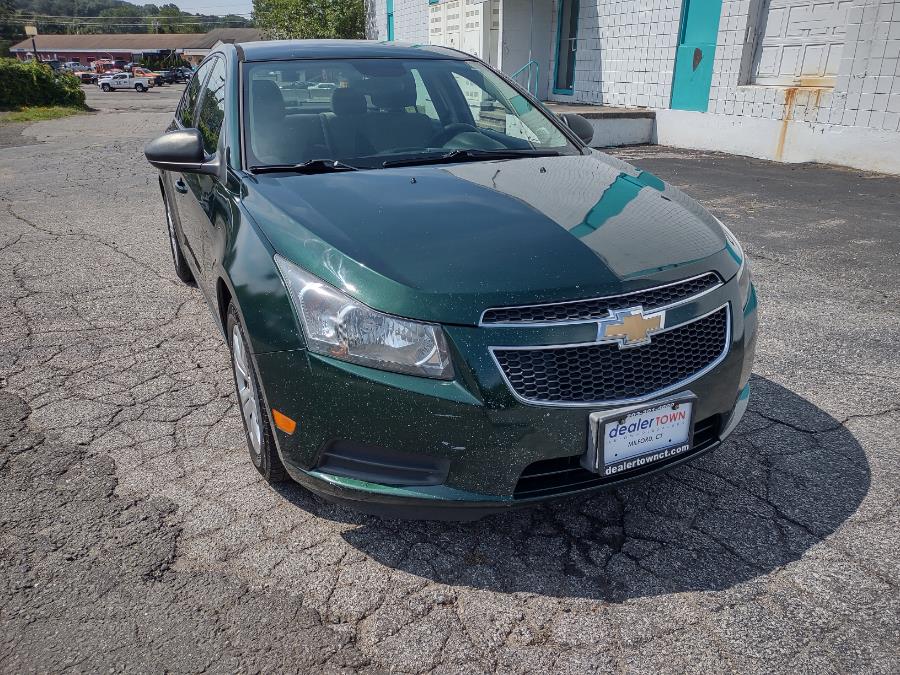 Used Chevrolet Cruze 4dr Sdn Auto LS 2014 | Dealertown Auto Wholesalers. Milford, Connecticut Used Chevrolet Cruze 4dr Sdn Auto LS 2014 | Dealertown Auto Wholesalers. Milford, Connecticut
