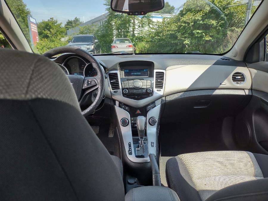 Used Chevrolet Cruze 4dr Sdn Auto LS 2014 | Dealertown Auto Wholesalers. Milford, Connecticut Used Chevrolet Cruze 4dr Sdn Auto LS 2014 | Dealertown Auto Wholesalers. Milford, Connecticut