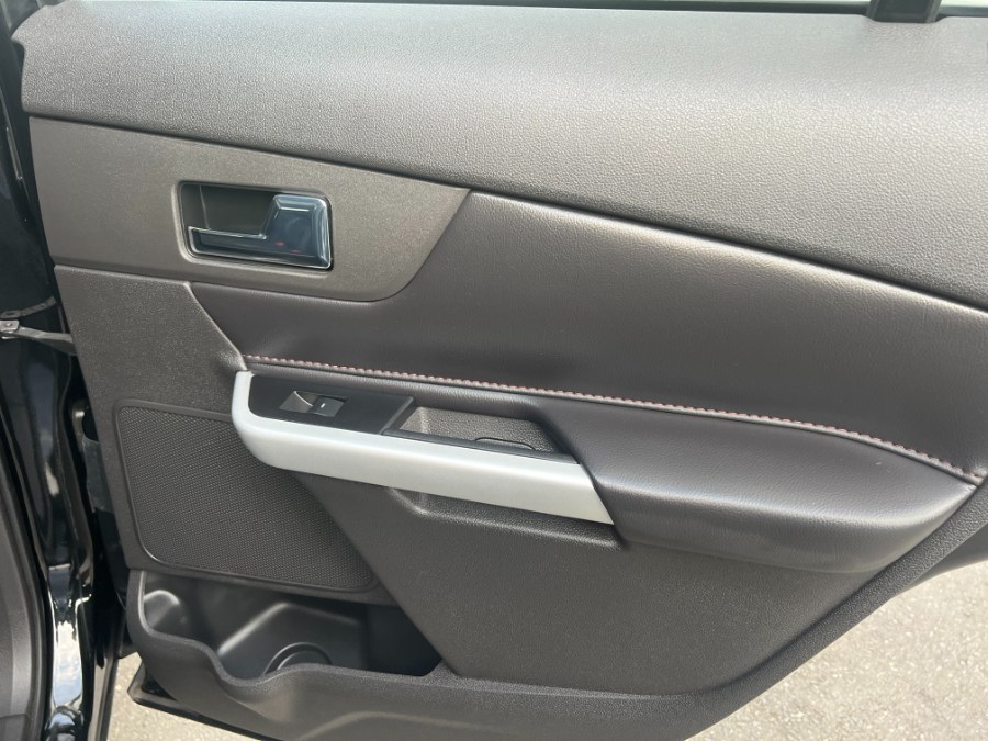 2013 Ford Edge 4dr Limited AWD, available for sale in Bristol, Connecticut | Bristol Auto Center LLC. Bristol, Connecticut 2013 Ford Edge 4dr Limited AWD, available for sale in Bristol, Connecticut | Bristol Auto Center LLC. Bristol, Connecticut