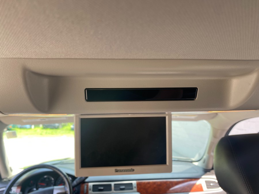 Used Chevrolet Tahoe 4WD 4dr 1500 LT 2013 | M&M Motors International. Clinton, Connecticut Used Chevrolet Tahoe 4WD 4dr 1500 LT 2013 | M&M Motors International. Clinton, Connecticut